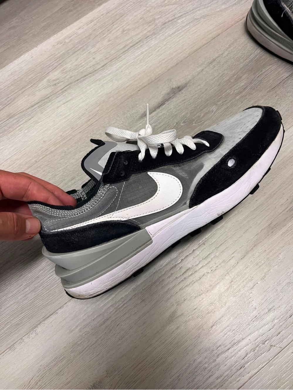 Nike White, Gray & Black Low-Top Trainer